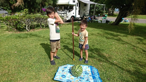 16日・デイキャンプでスイカ割！